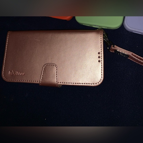 NEW-Apple iPhone case lot,with 3 pop sockets,a laptop & IPad covers,19 items lot - Picture 10 of 11